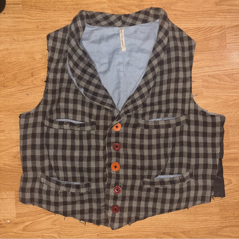 Magnolia Pearl Black and Gray Checkered Coat